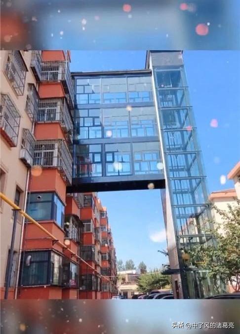 今年两会以后，老旧小区加装电梯成了热门话题，政策门槛也进一步放低。像图中这种离楼