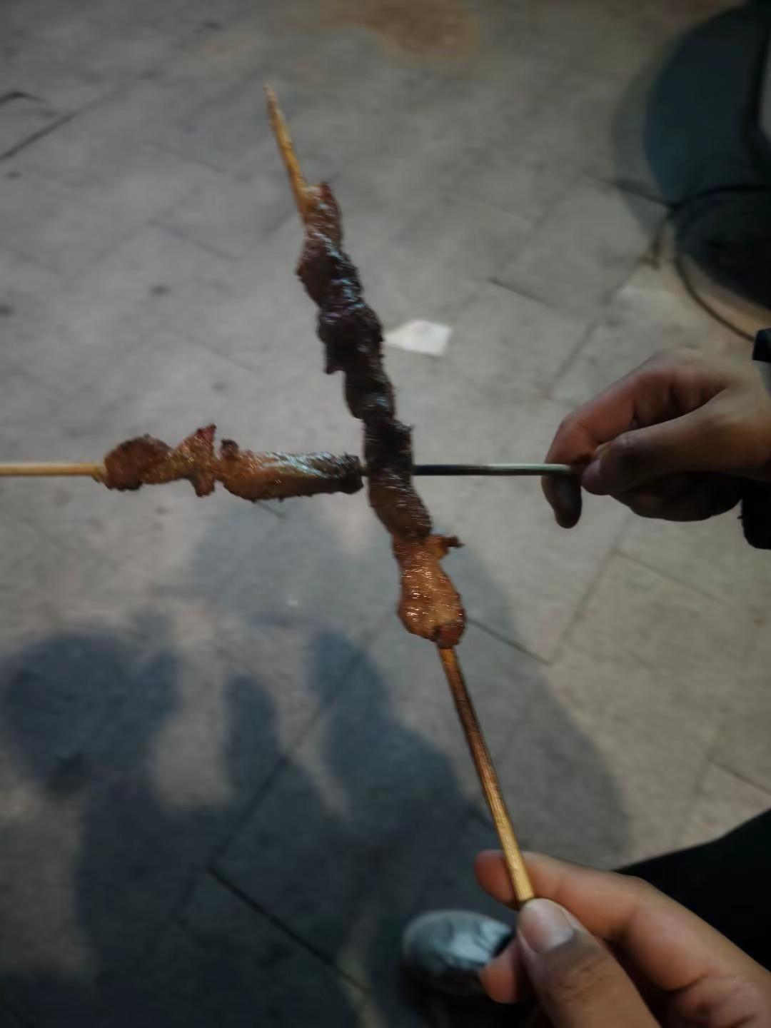 老板人真好 两串都卖