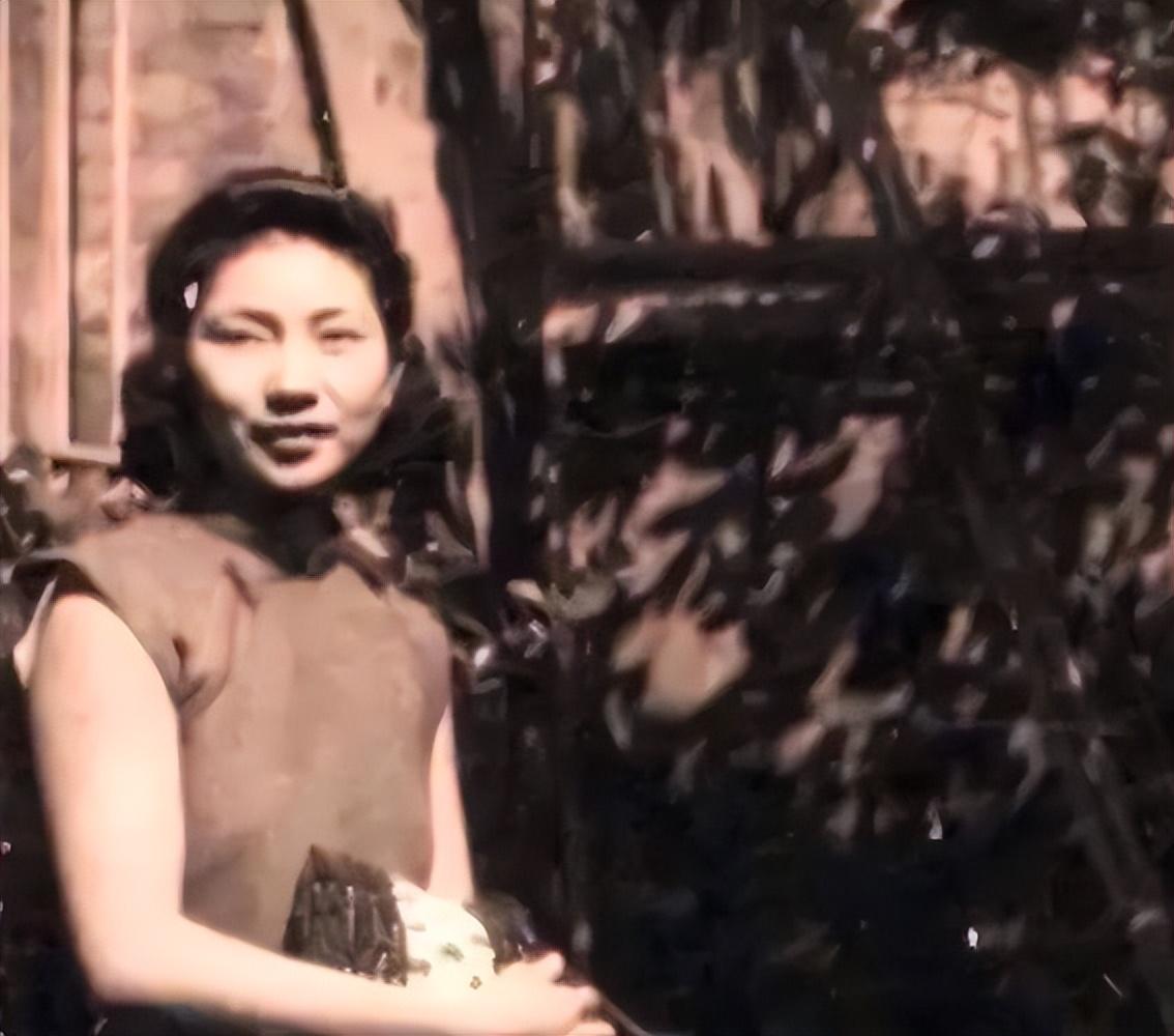 “你要能娶我，我不要彩礼！”1948年，一位容貌出众的女子，对着西北一个农村的糙