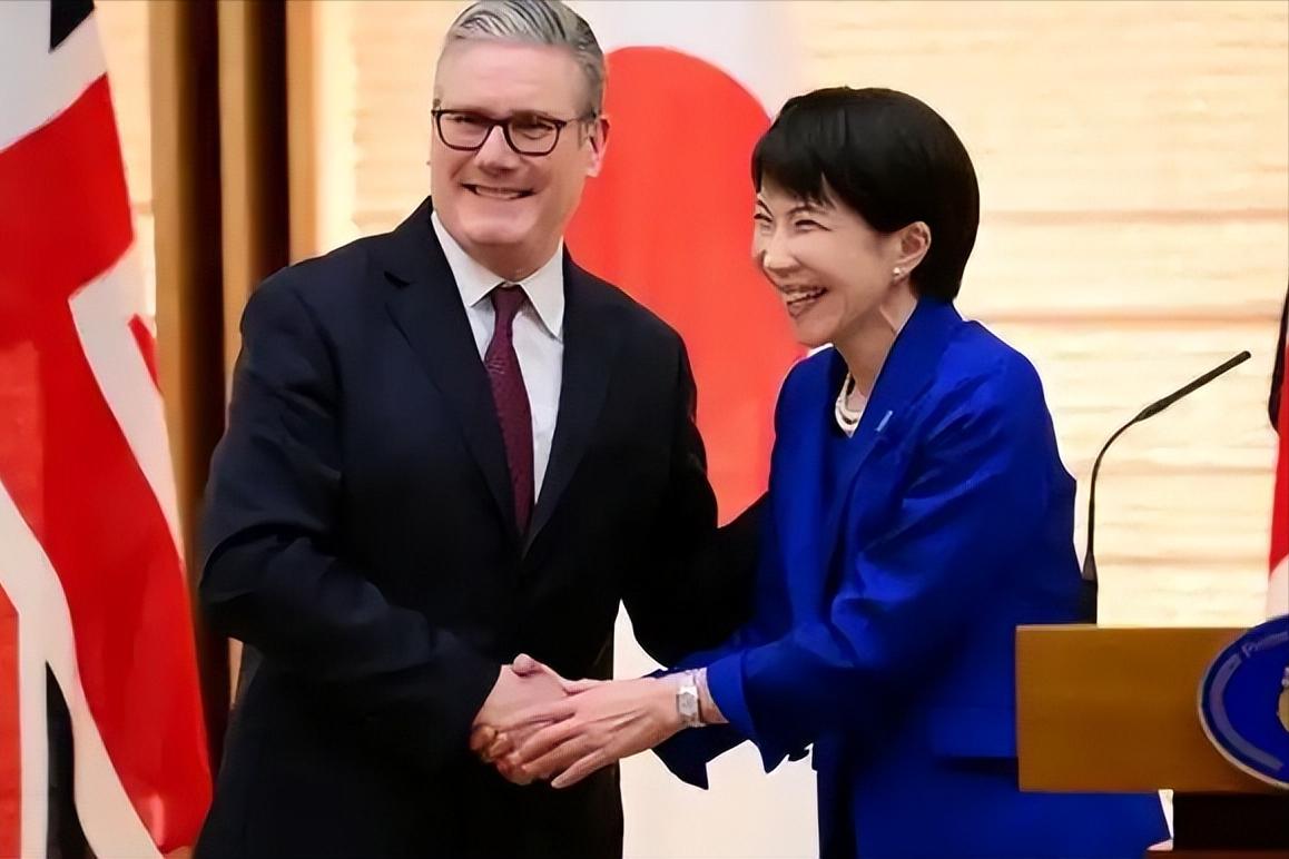 高市早苗搞外交太丢人了！跟特朗普见面，就像花痴女终得面基男神。跟李在明见面耍架子