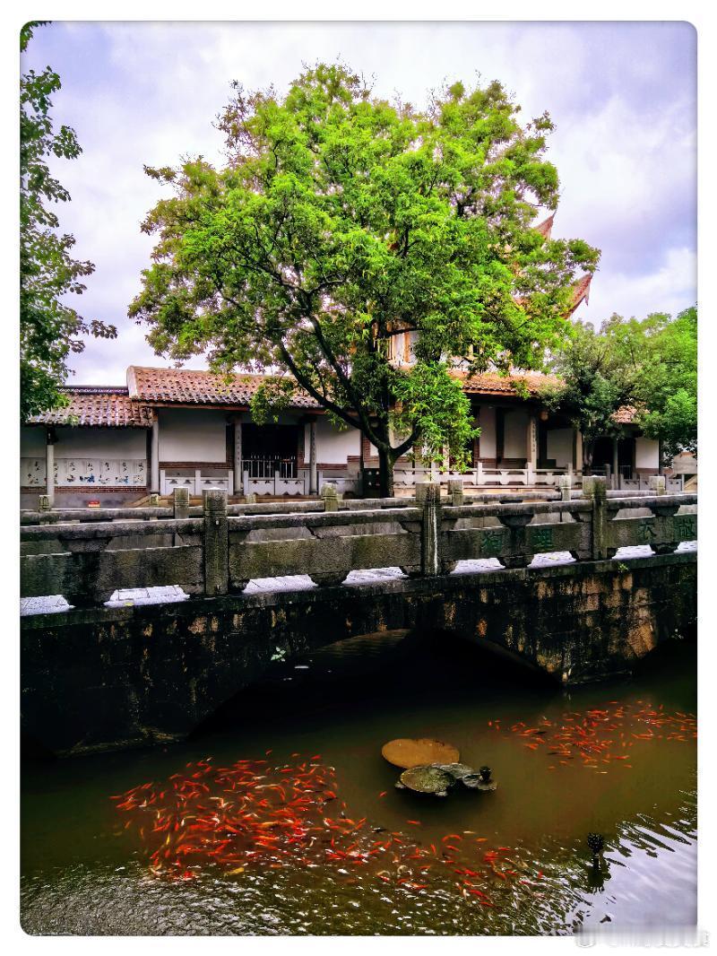 莆田市的南山广化寺始建于公元558年，与福州鼓山涌泉寺，厦门南普陀寺和泉州开元寺