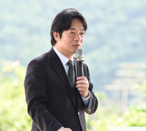 孤家寡人一个！
没人跟赖清德玩了！


赖清德的日子不好过
立法机构那关他就不敢