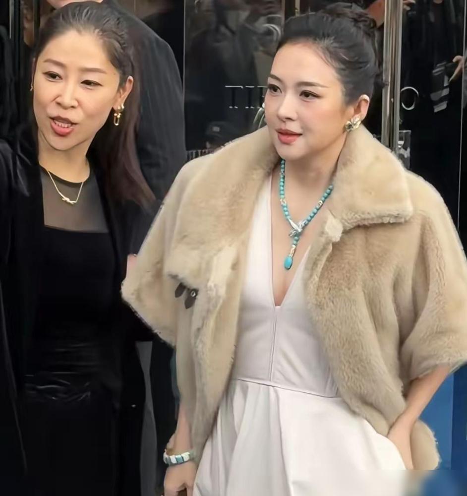 全网狂嘲章子怡肿成倪萍，我那导演朋友却说，你们都看走眼了，这才是狠人。
 
你去