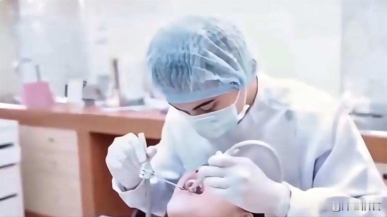 这年头，一个诊所，居然如此黑心。

山西一女子去当地一家口腔诊所看牙，只是因上方