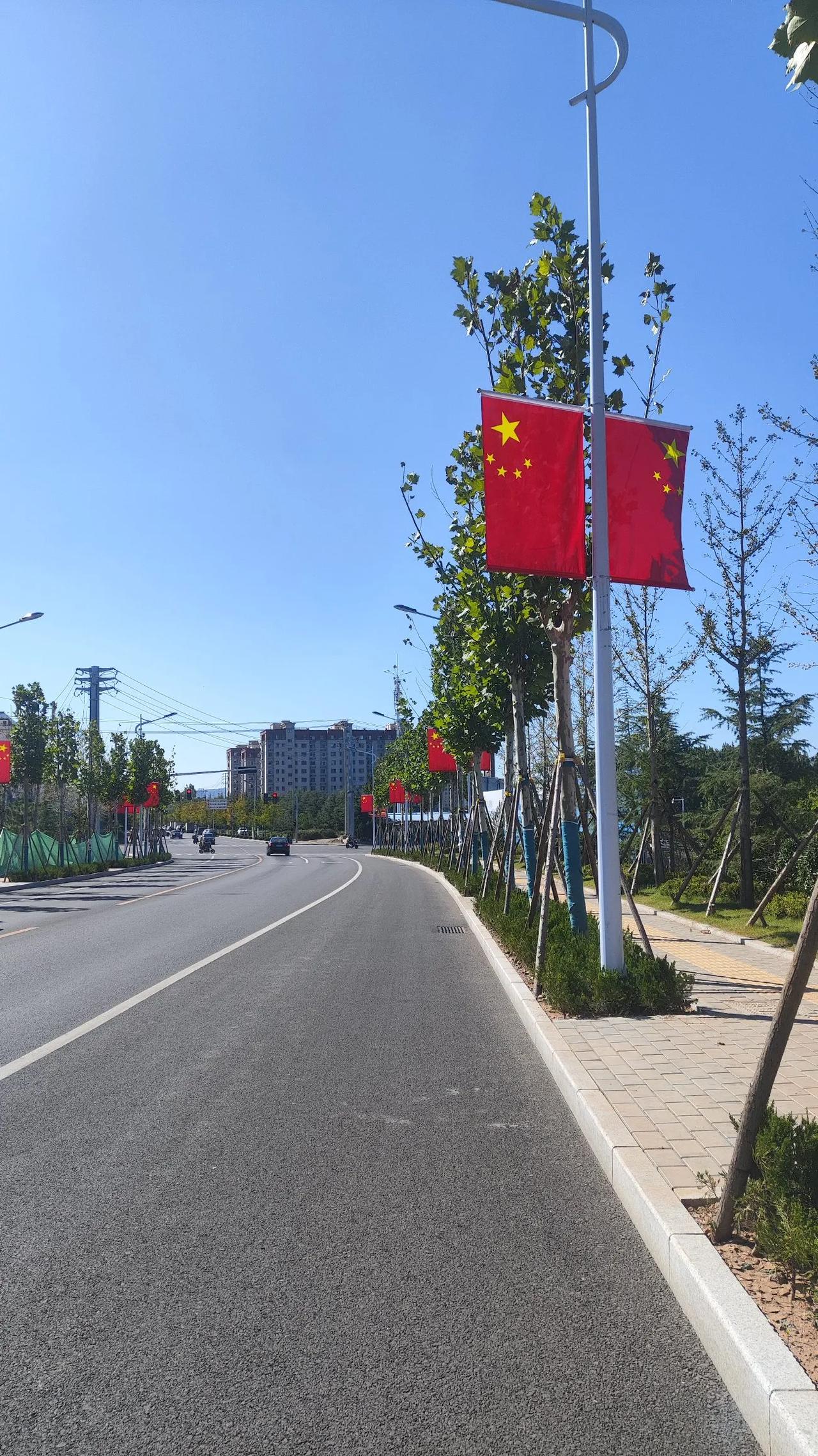 中华人民共和国万岁！中华民族万岁！毛主席万岁！