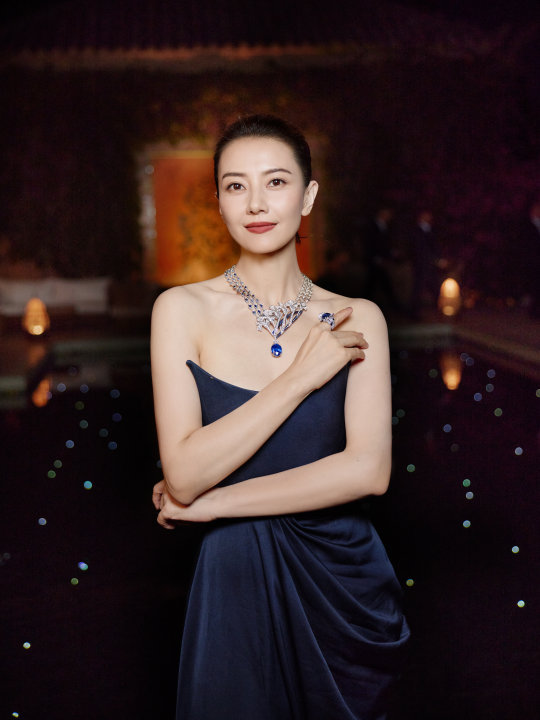 娱乐[超话]高圆圆大光明抹胸蓝裙造型高圆圆抹胸蓝裙造型 高圆圆大光明抹胸蓝裙造型