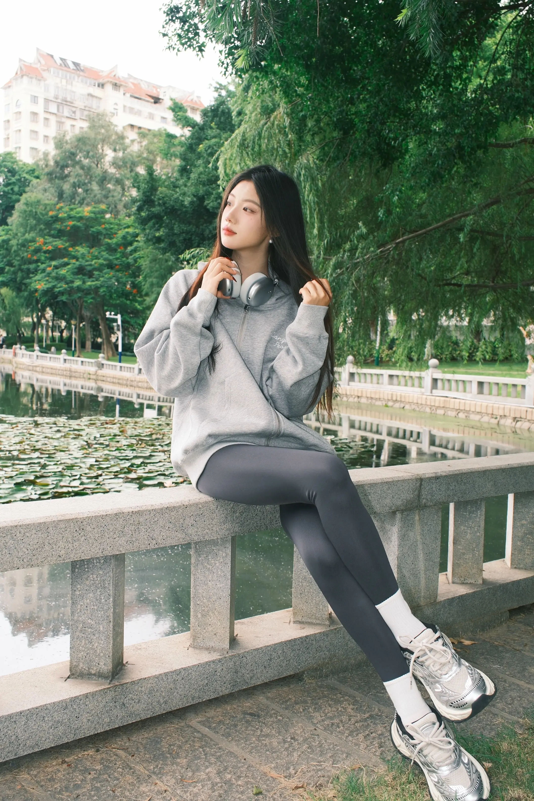 永远太远了  明天你还在吗