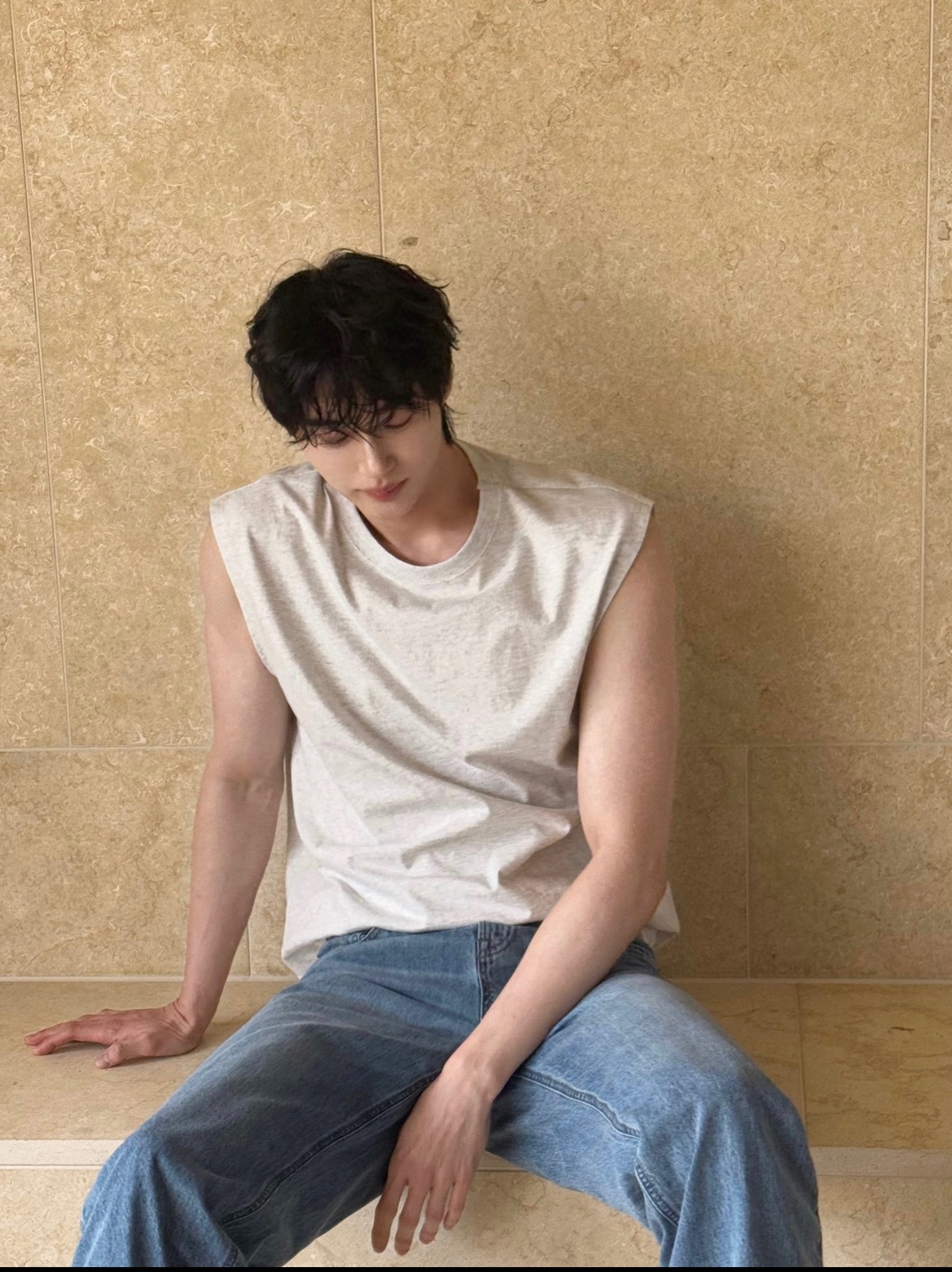 以前我看帅哥就看脸年纪大了，更注重“头身比”（苏感真的来源于头身比）边佑锡这款可