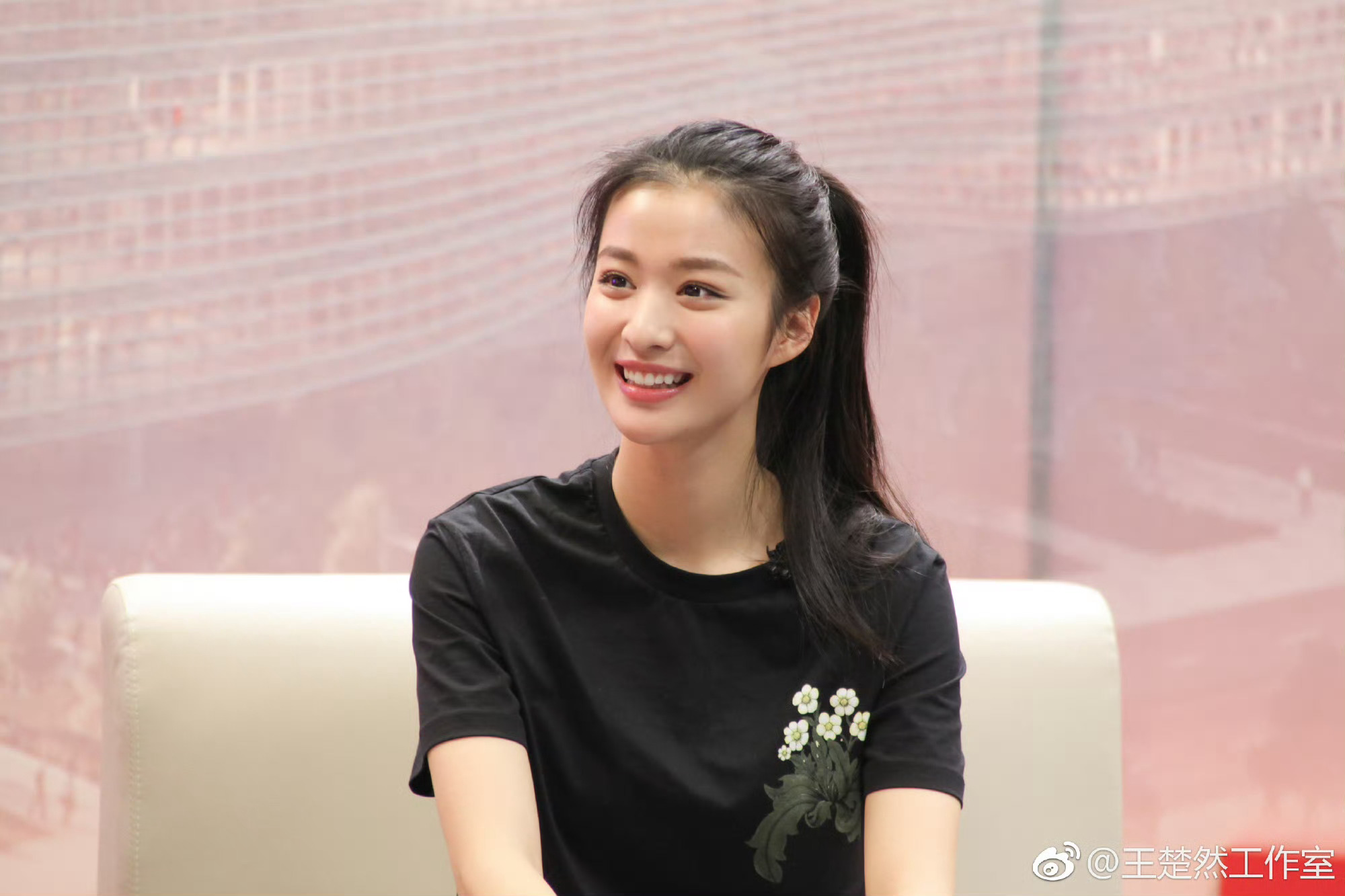 王楚然  wcr王楚然浮生wcr 王楚然娑椤“乌云密布欲下雨，你提前备好的伞，是