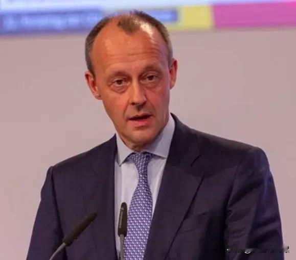 德国总理说的大实话:没有俄罗斯的同意，欧洲拟组建“多国部队”进驻乌克兰为其提供安