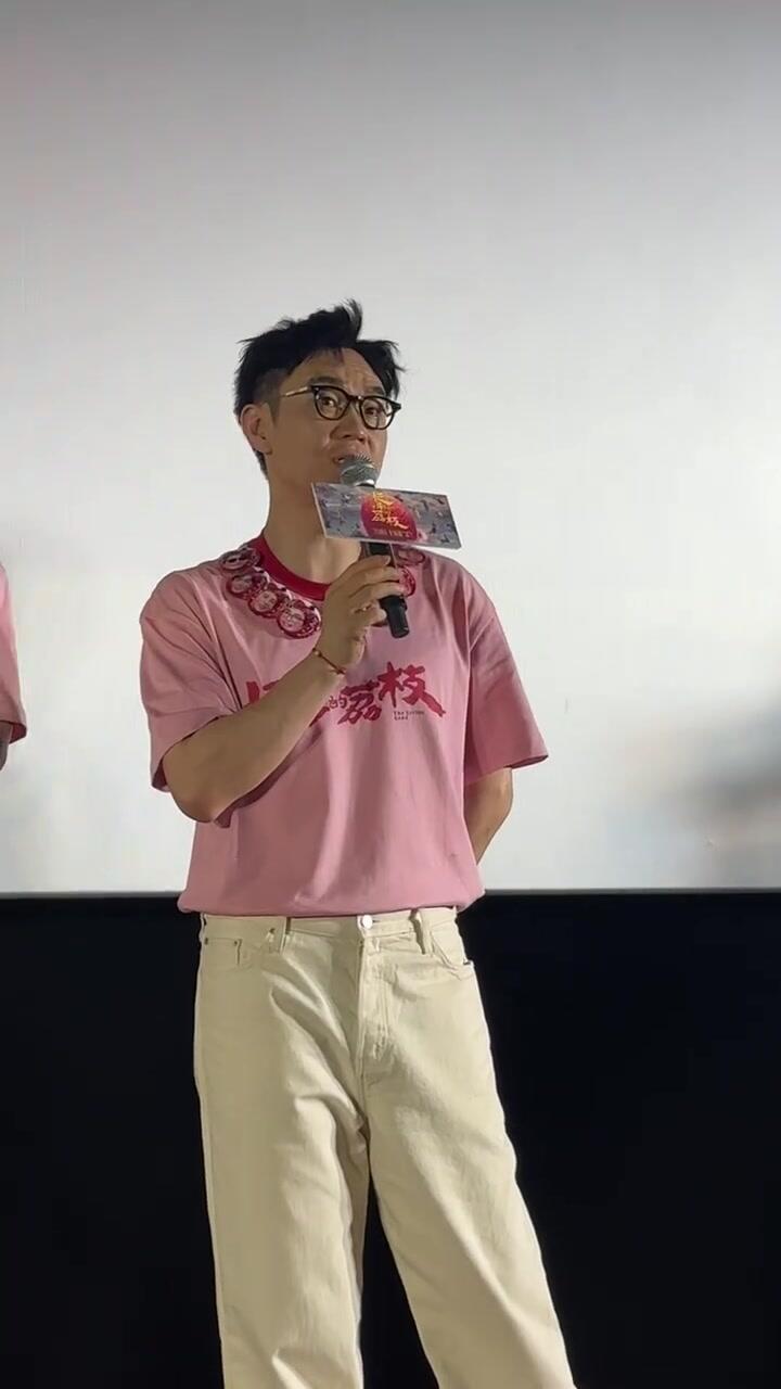 大鹏11年从新人导演成长为实力派导演大鹏获最受传媒关注导演编剧 煎饼侠时期还觉得