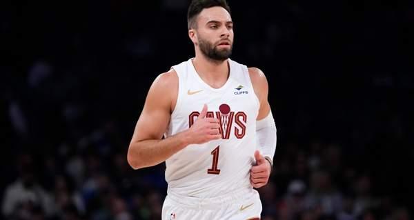 骑士锋线3D悍将斯特鲁斯即将归队

斯特鲁斯是在去年8月份接受左脚骨折手术，原计