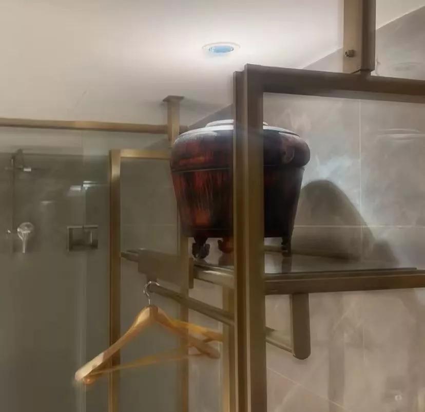 住酒店发现这个东西
请问这是什么东西??奇怪