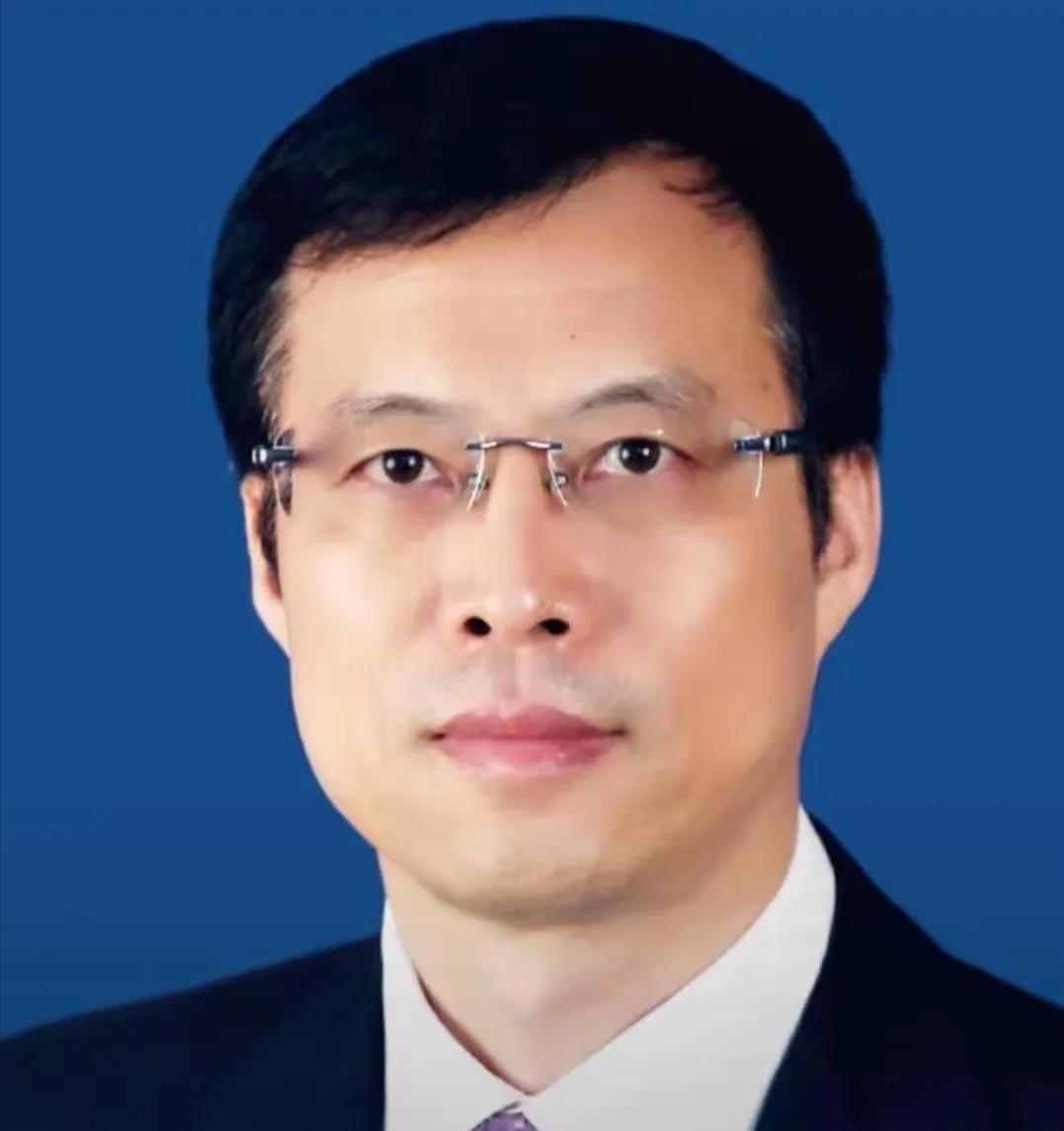 谁都不敢相信，
这个落马的辽宁省人民医院院长白希壮，在很久以前竟然是一个医术高明