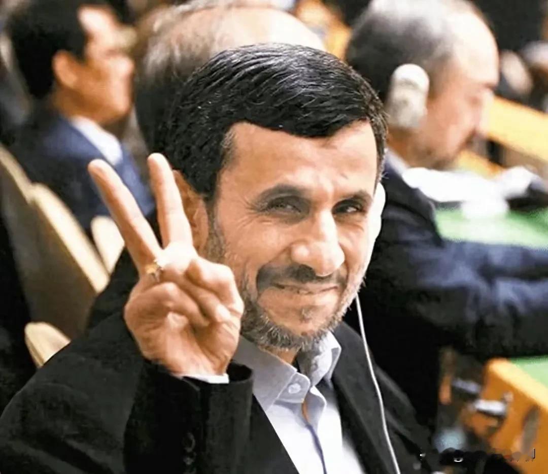 太神奇！伊朗前总统内贾德重返伊政坛权力中心后，仅仅在出任情报部门负责人的第一天，