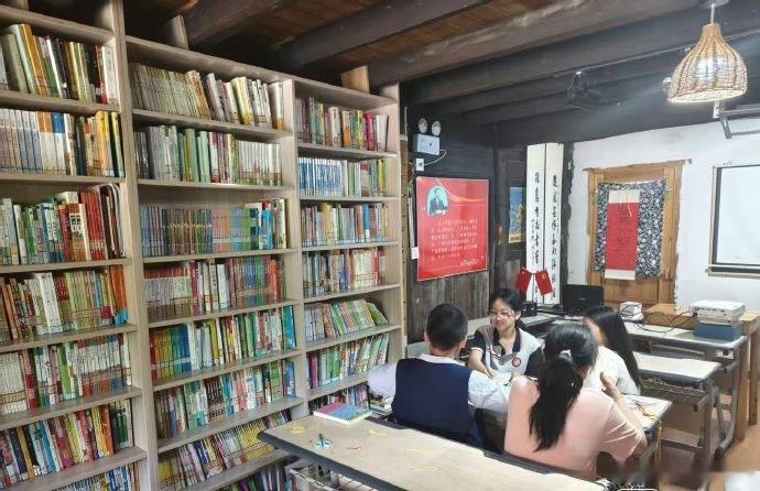 临海八旬老人用爱为乡村孩子筑起精神家园百年四合院藏大爱，退休金尽数投入书院，临海