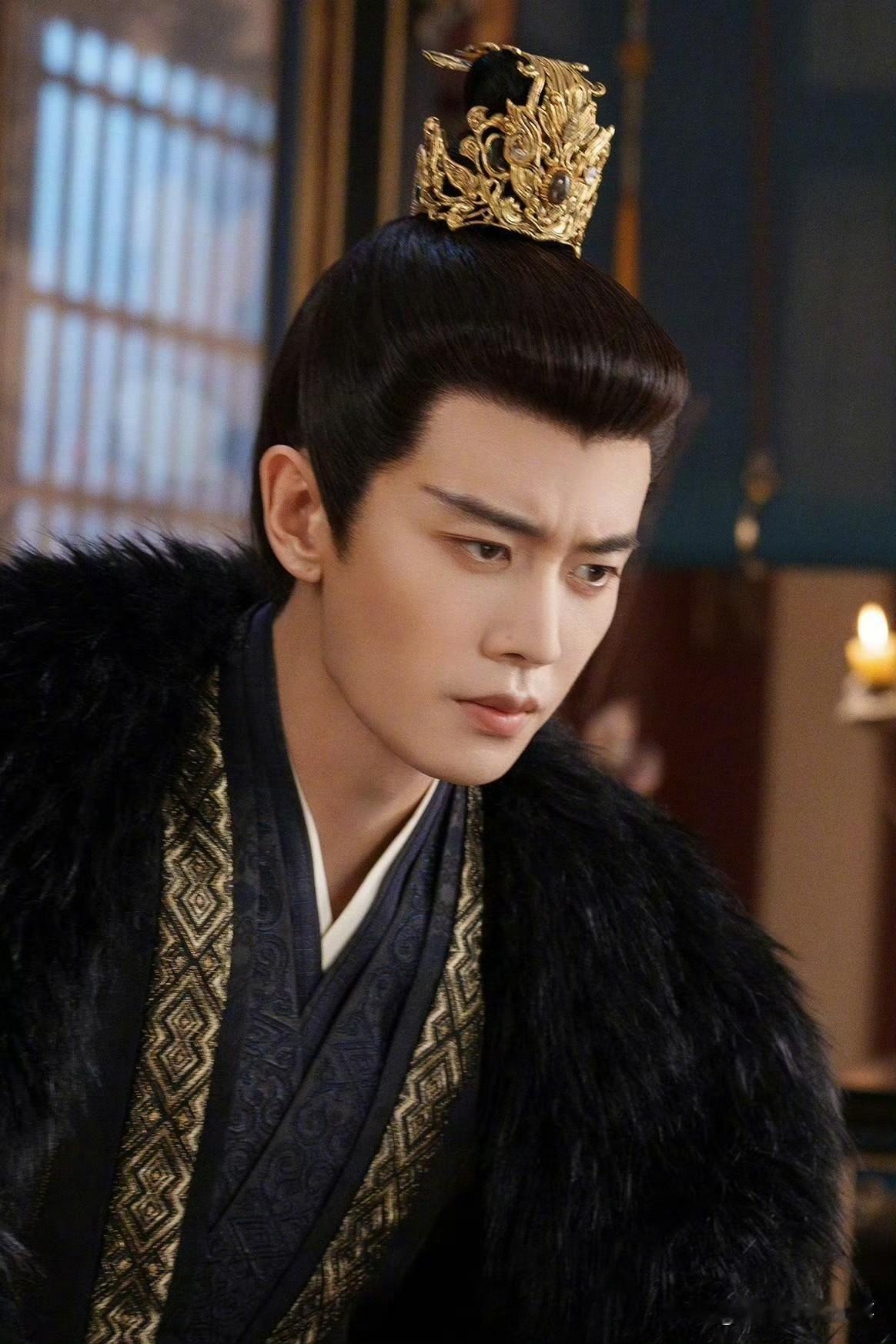 电视剧<凤凰台上>11.14开播：疯批帝后甜虐拉扯，这波强制爱太杀了！
 
任嘉