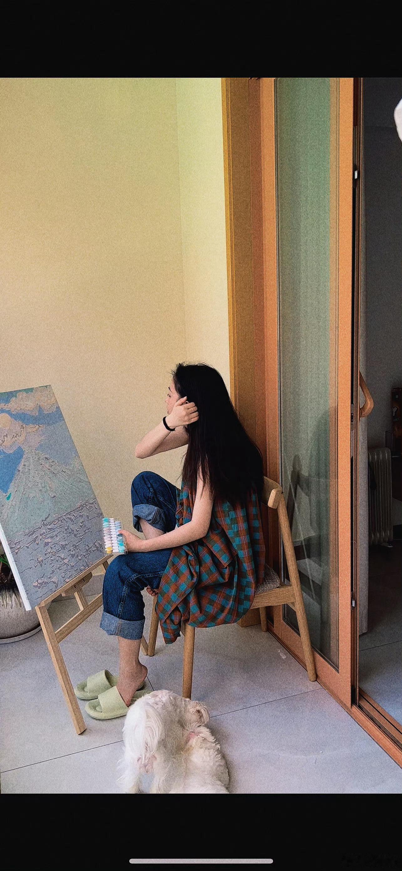 我才看到画梦录花絮里娃儿说自己学过画画，此事在以前亦有记载 