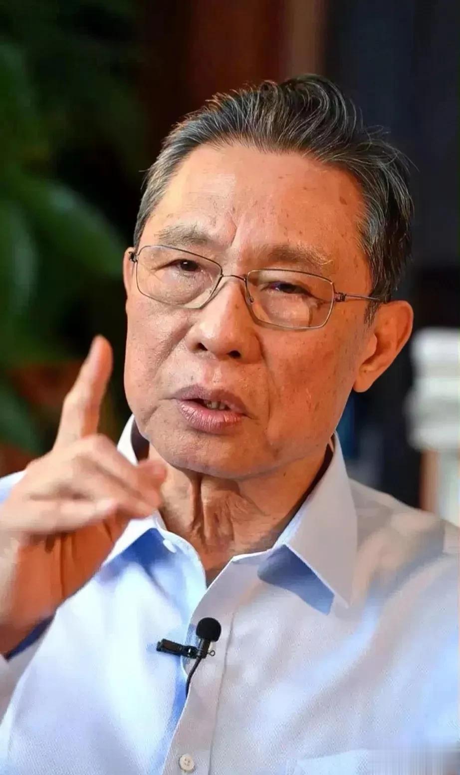 2个月前，钟医生在论坛上谈到疫情，他大胆预测说:今年6月底，将会出现新冠疫情第二
