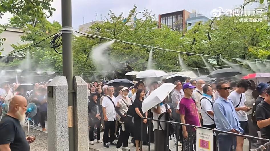 桑国当地气温表显30度左右，虽然不高，但体感温度，热的明显，加上75％以上的湿度