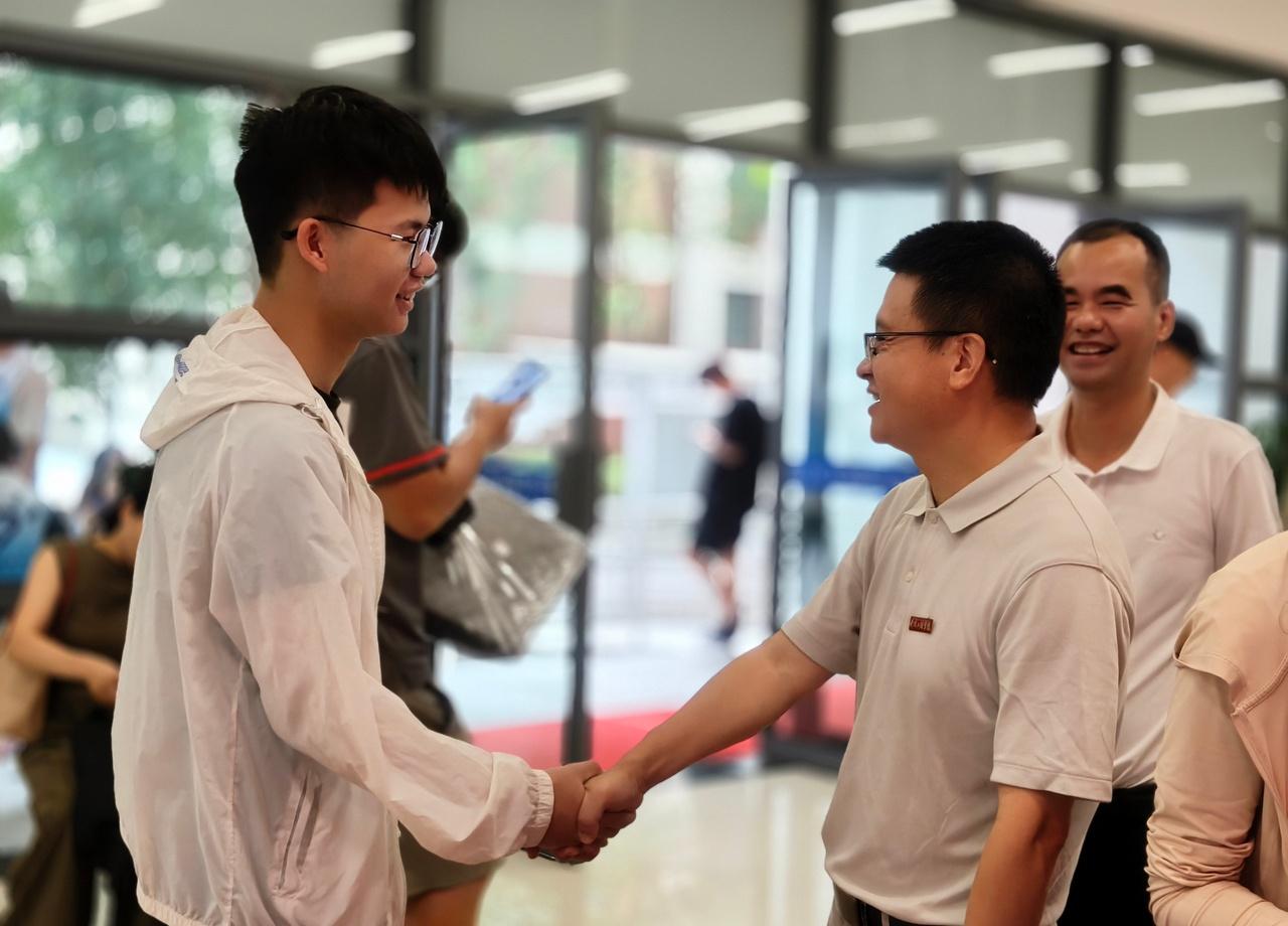 9月10日，宁波工程学院人工智能学院迎来首批学生。

“虽然是新成立的学院，但我