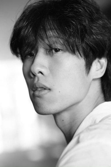 宋郁河 糙汉届来新人了宋郁河演过危险关系和新生低智商犯罪快去看宋郁河！低智商犯罪