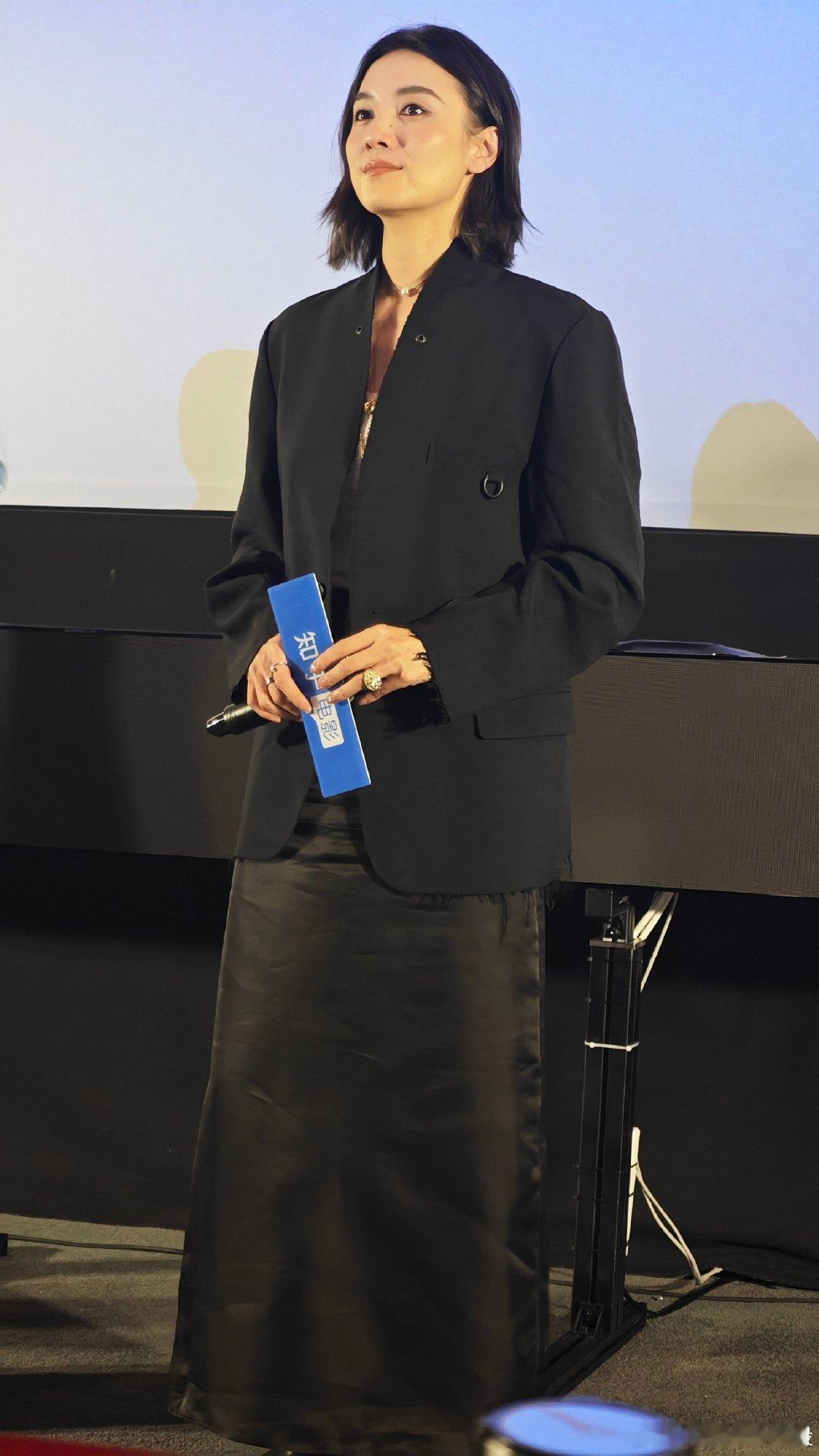 宋佳说真的很爱文淇老师宋佳夸了一分半钟的文淇 “我很爱文淇老师，她无论在戏外还是