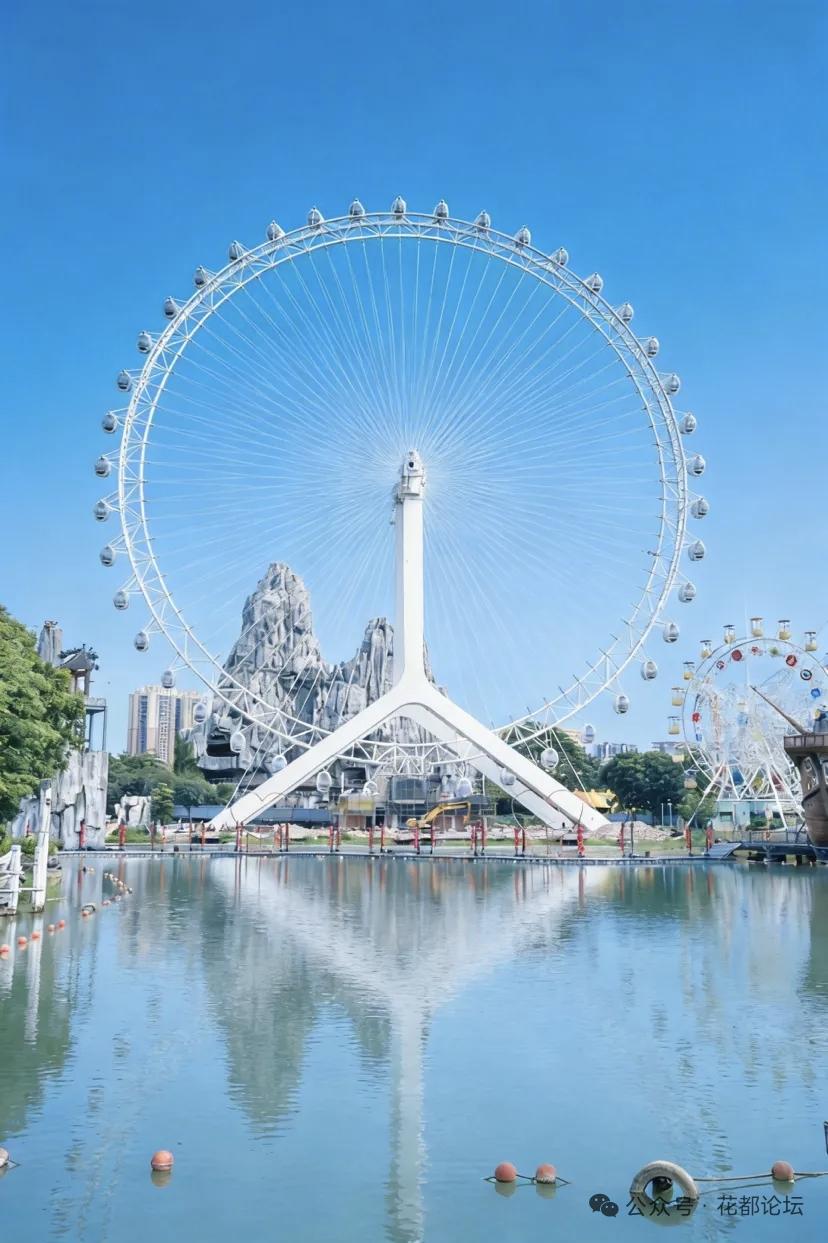 融创乐园里面那个广州的最高的摩天轮8月1日终于上线了。虽然只是一个小娱乐，但该说