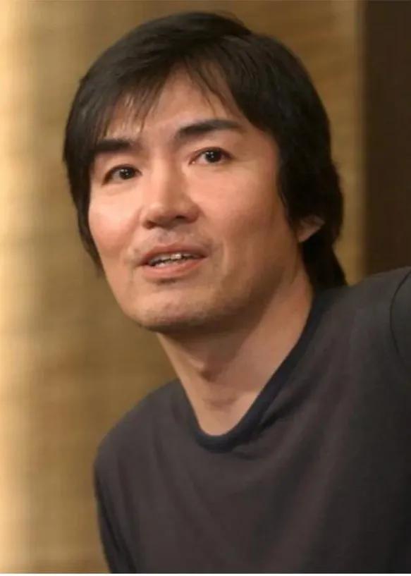 著名悬疑作家东野圭吾去世：
日本出版社在7月27号发布讣告：
  著名悬疑作家东
