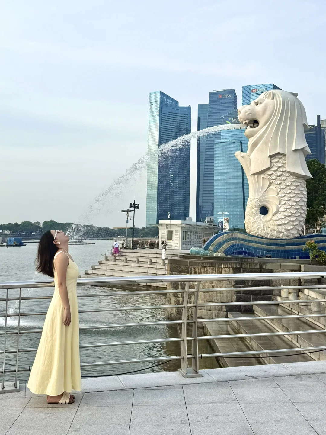 马上要离开新加坡了😭哭着发出18张live图……