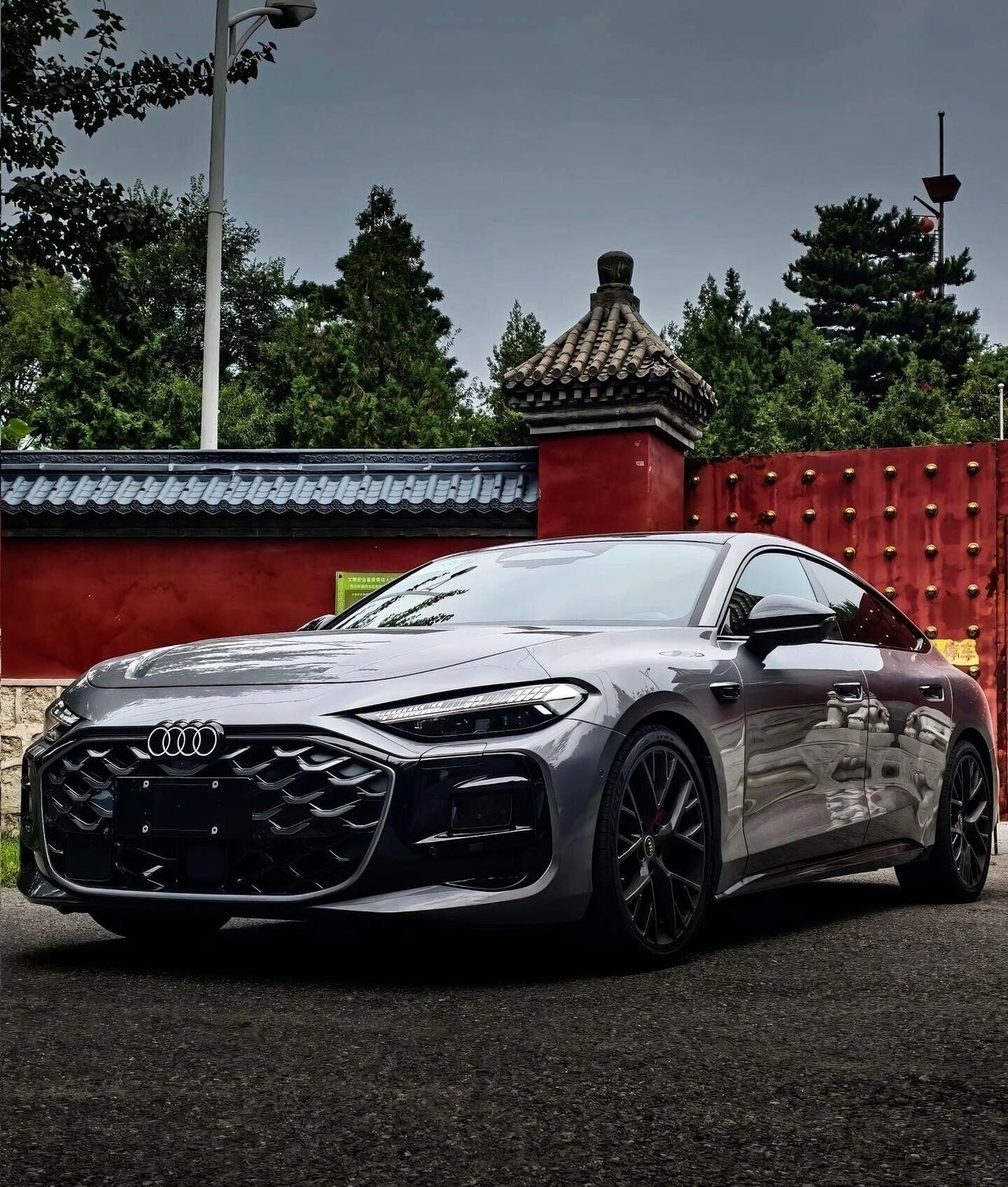 油电不用二选一！奥迪 A5L 乾崑智驾版热销，华为加持太香了选车还在油电纠结？一