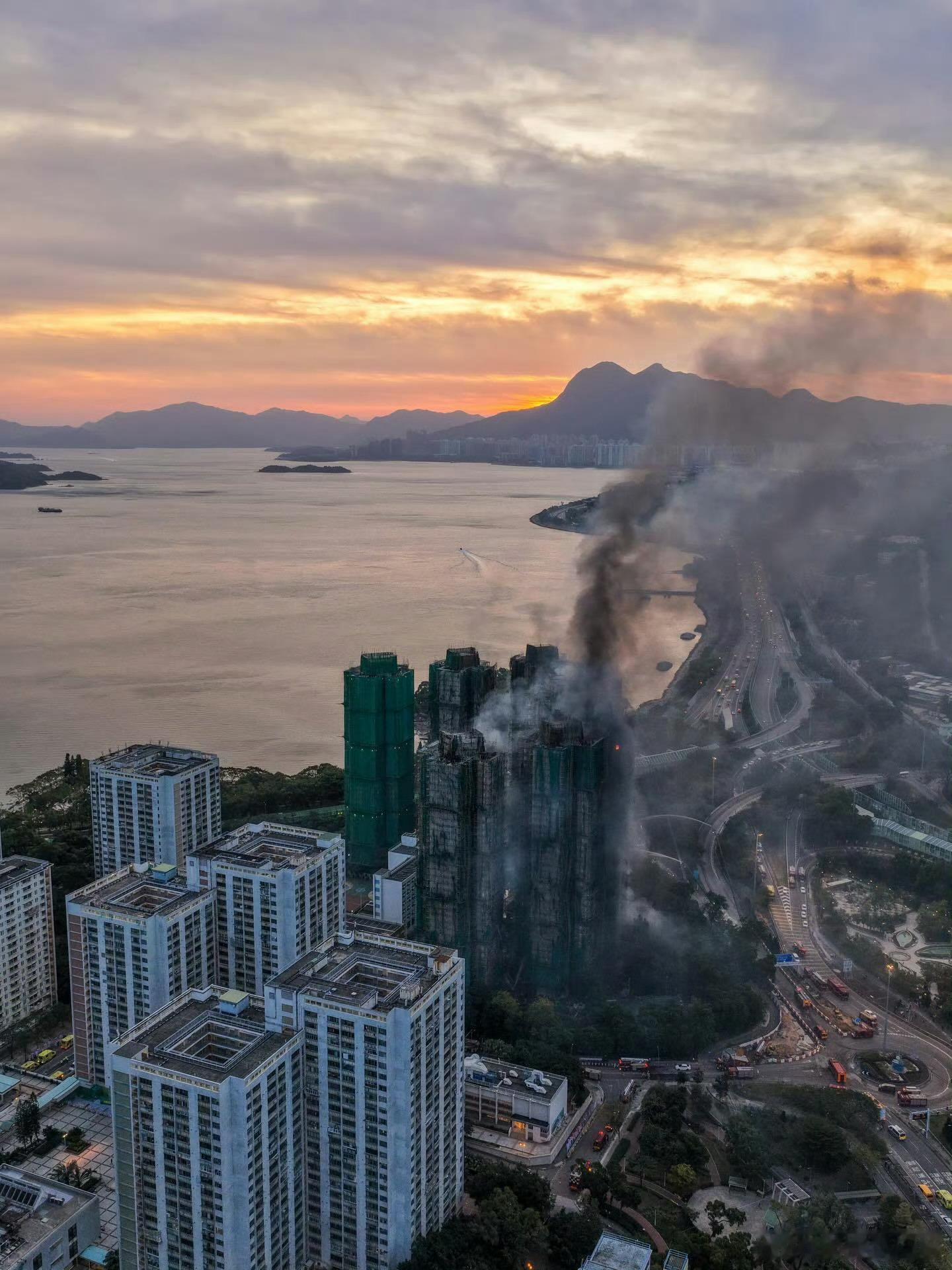 香港大火已致94人遇难截止至今日上午 6 时 ，火灾已造成 94 人遇难 、76