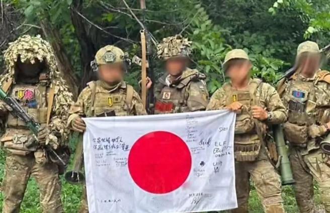 日本人竟敢公然参加俄乌冲突，在前线跟俄军干上了，日本这是疯了吗？日本为什么要趟这