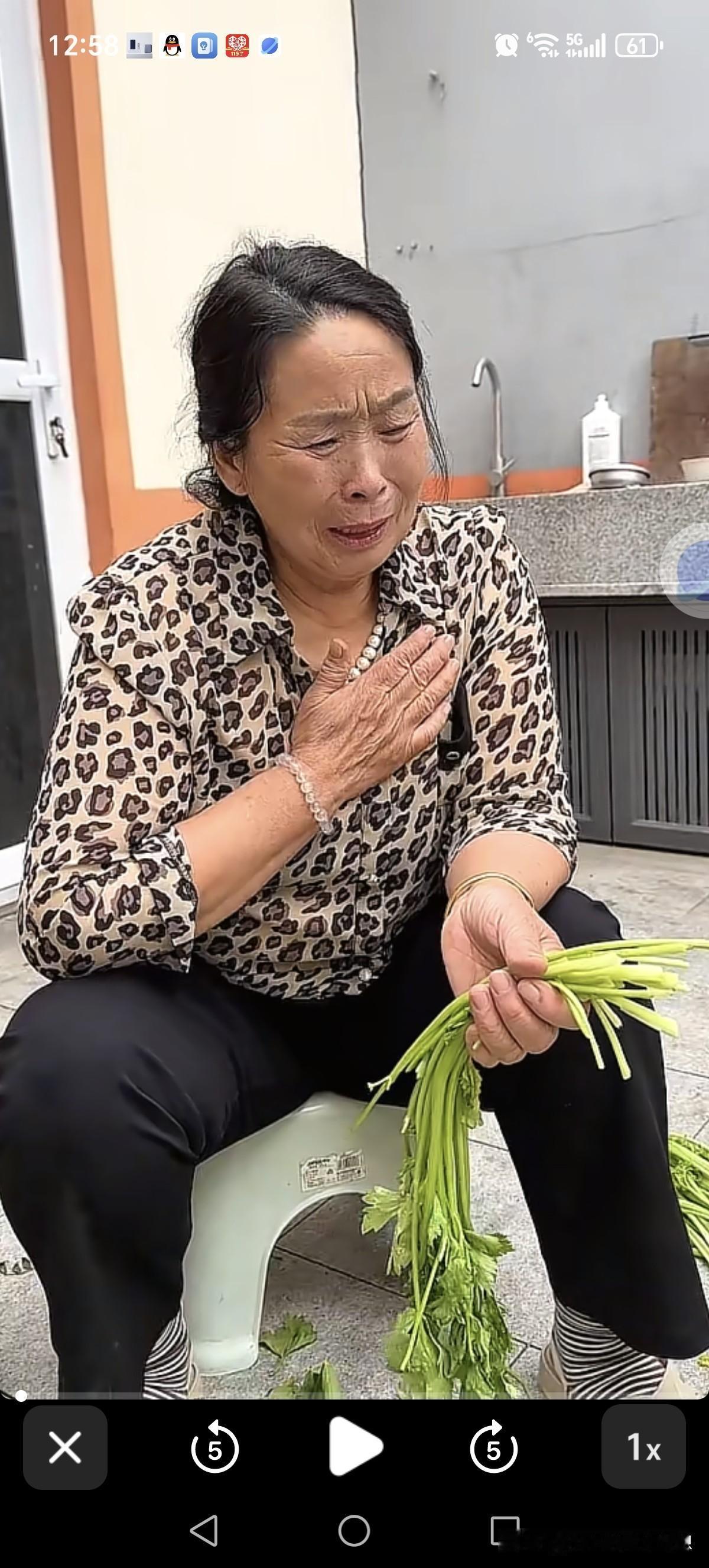 头一次刷到盼盼的大哥一家的视频，看了这个视频，觉得还挺别扭，我以为是我错觉，没想