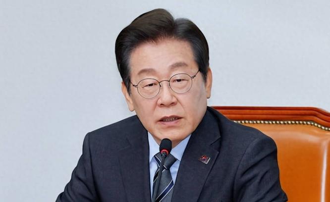近期，韩国政坛可谓是暗流涌动，一场关乎政权存亡的“鸿门宴”在青瓦台悄然摆下。现任
