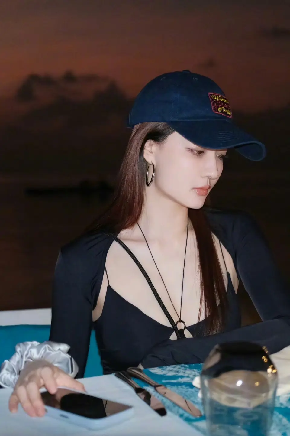 徐璐。  夜晚🌃