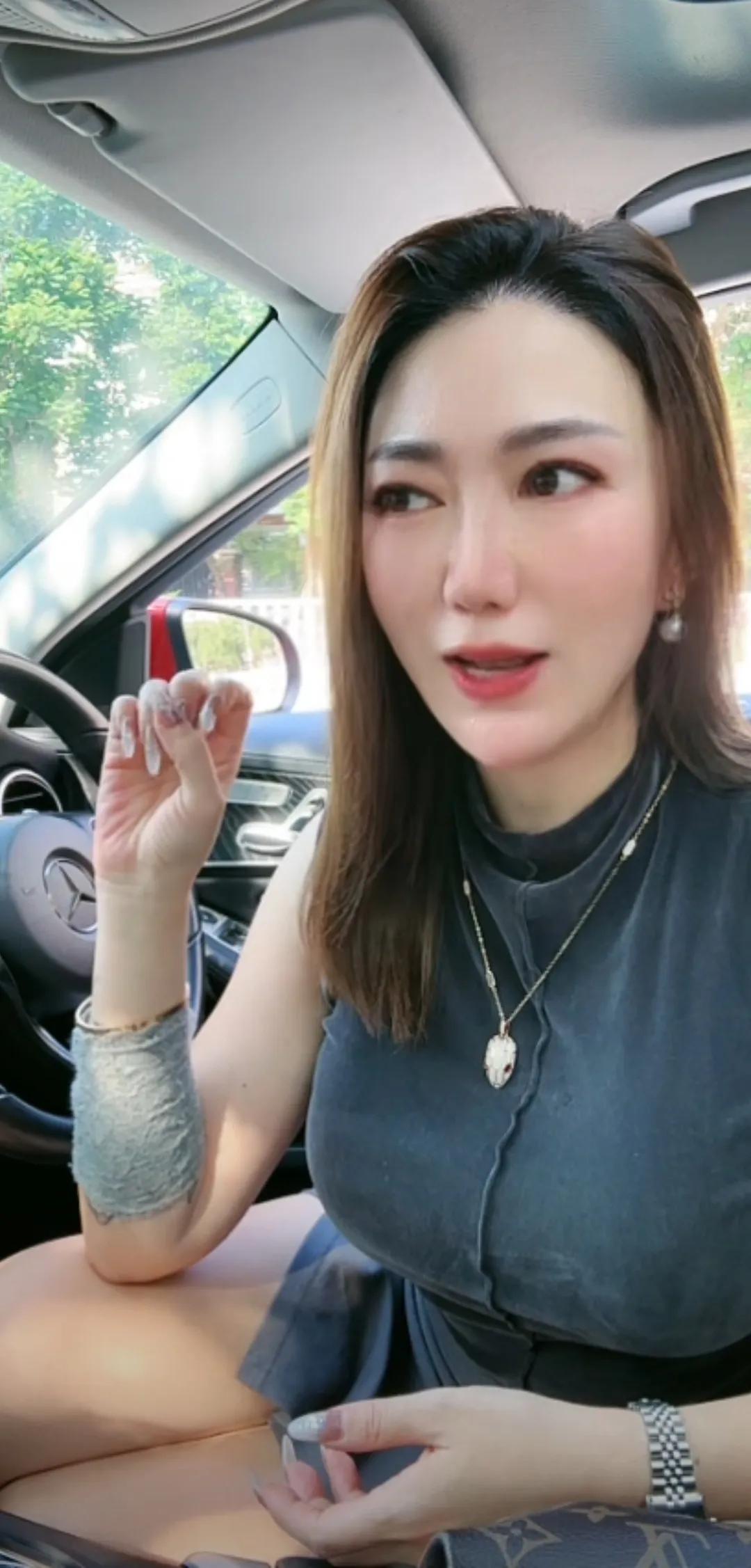 性感美女，清凉夏日。