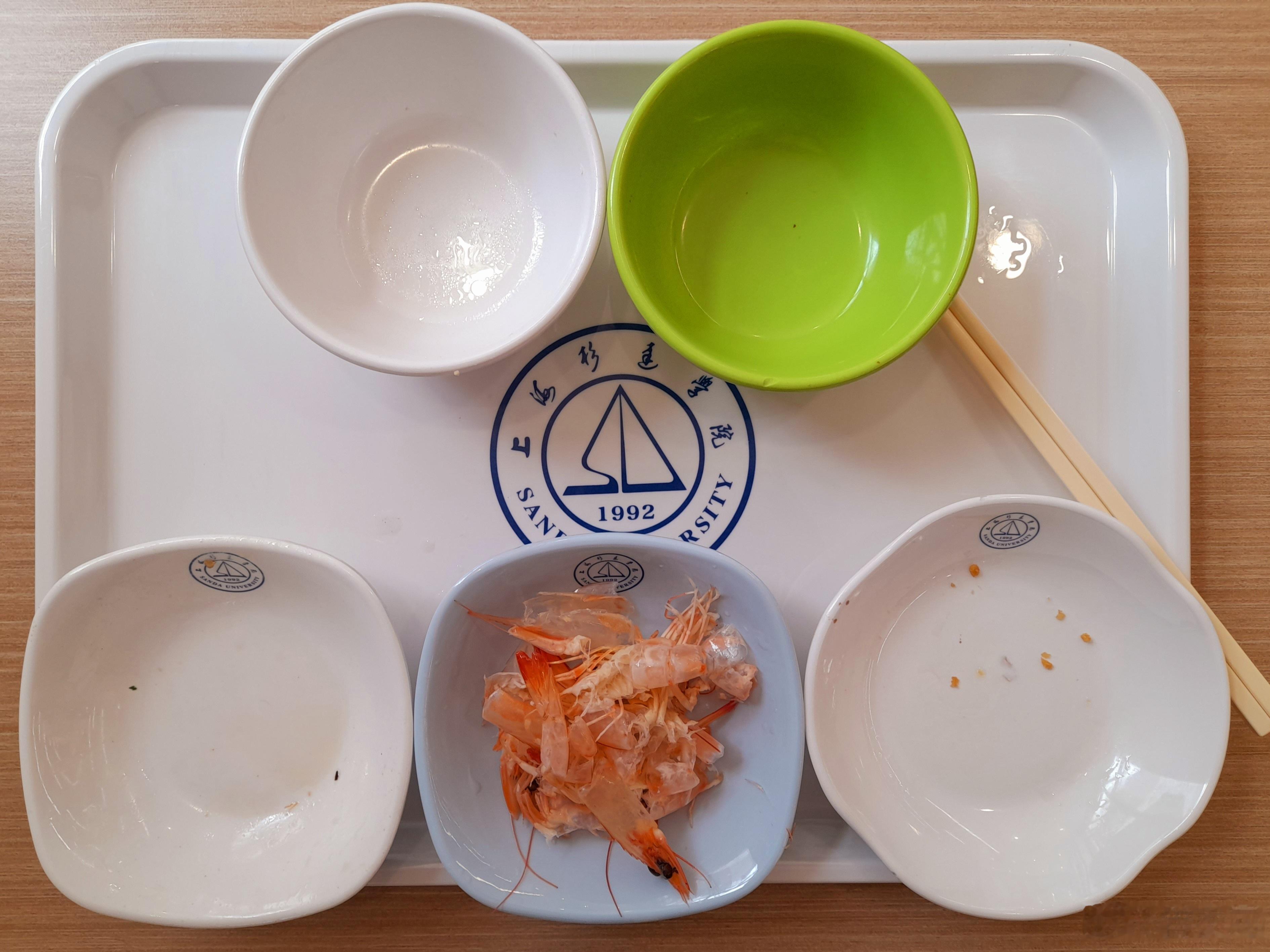 敝校两个主要校区的教工食堂––浦东金海校区、浙江嘉善校区––各有长短。我个人觉得