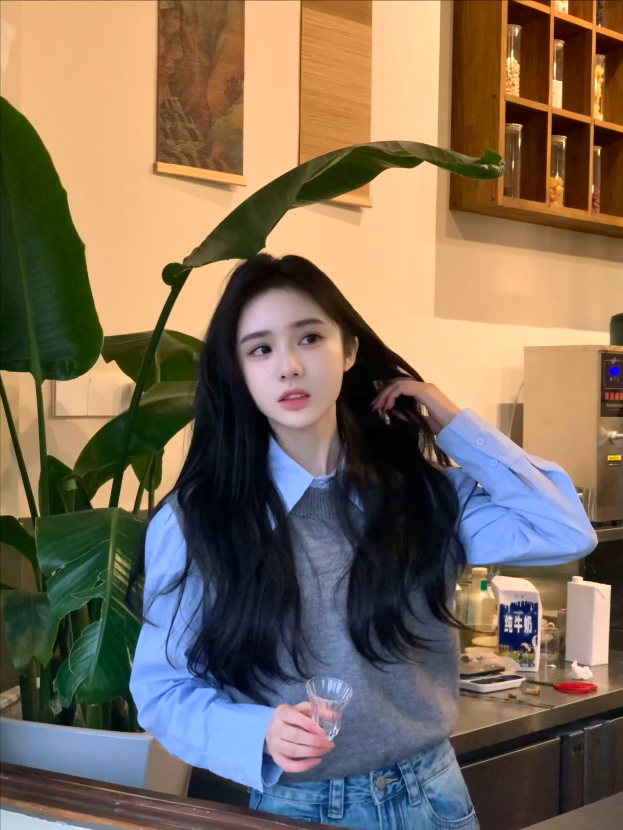 漂亮的脸蛋太多了 我只想做个幸福的小女孩 