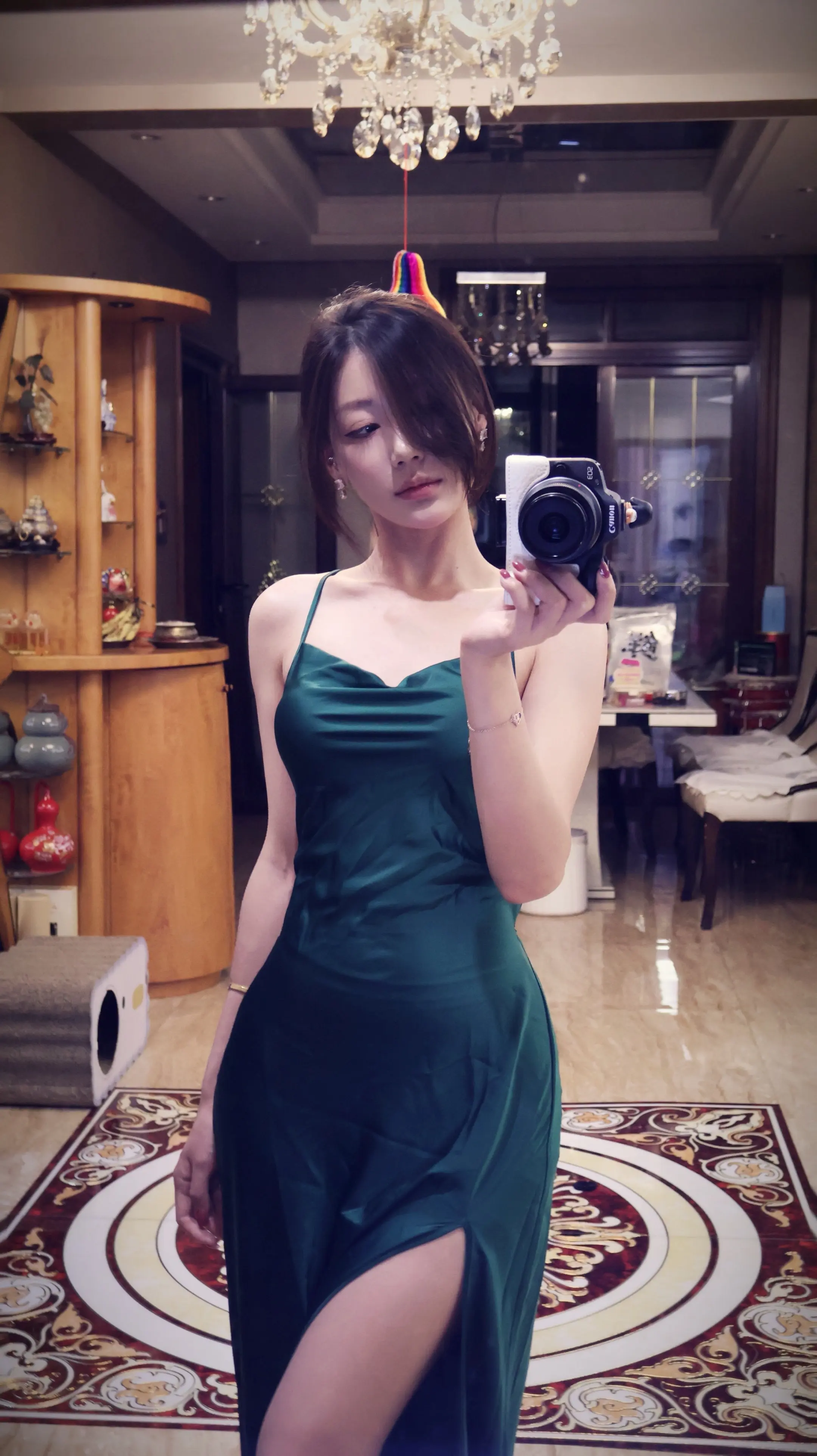 不需要装疯卖傻 因为我是大美女。