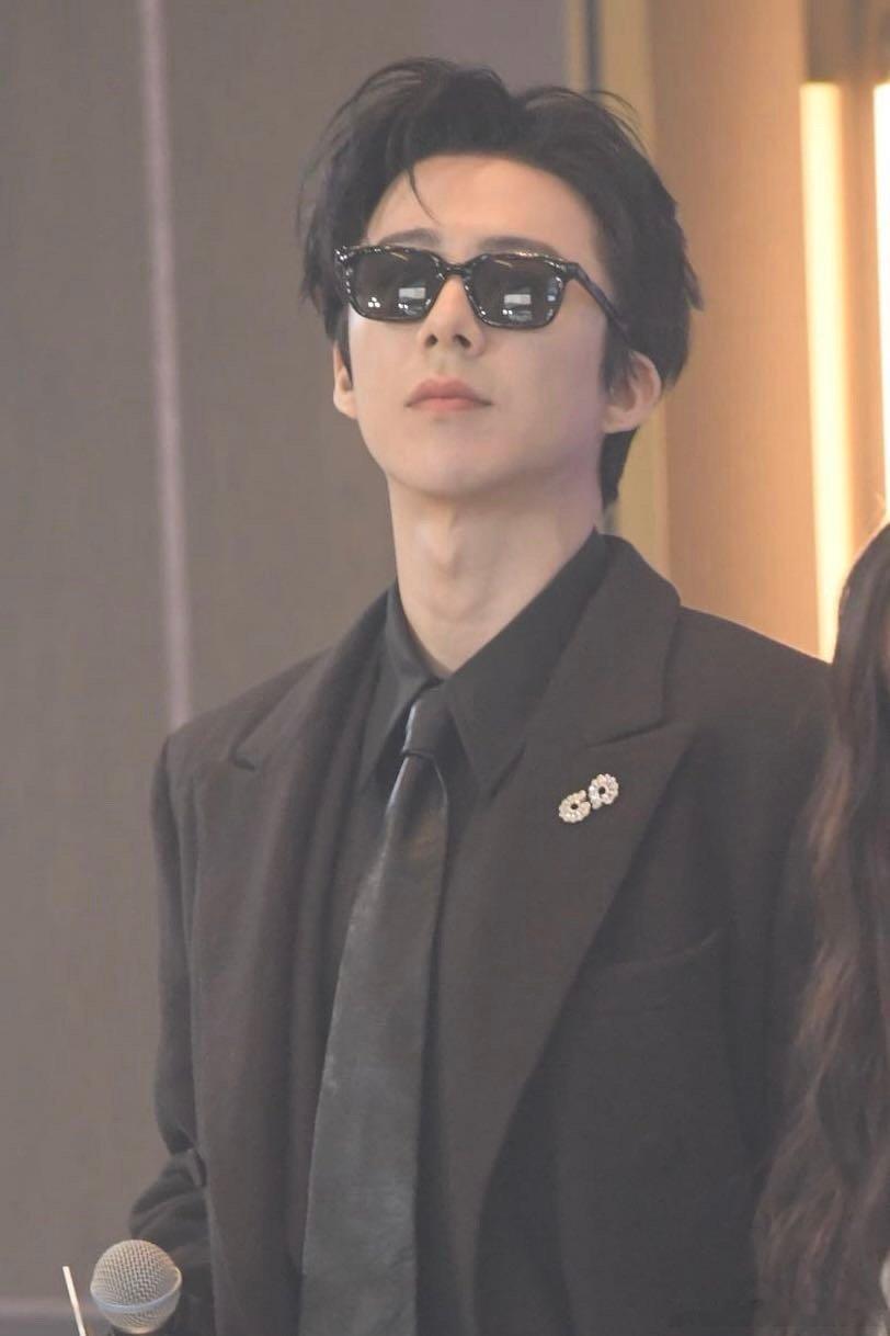 刘宇宁魏大勋红毯生图状态 