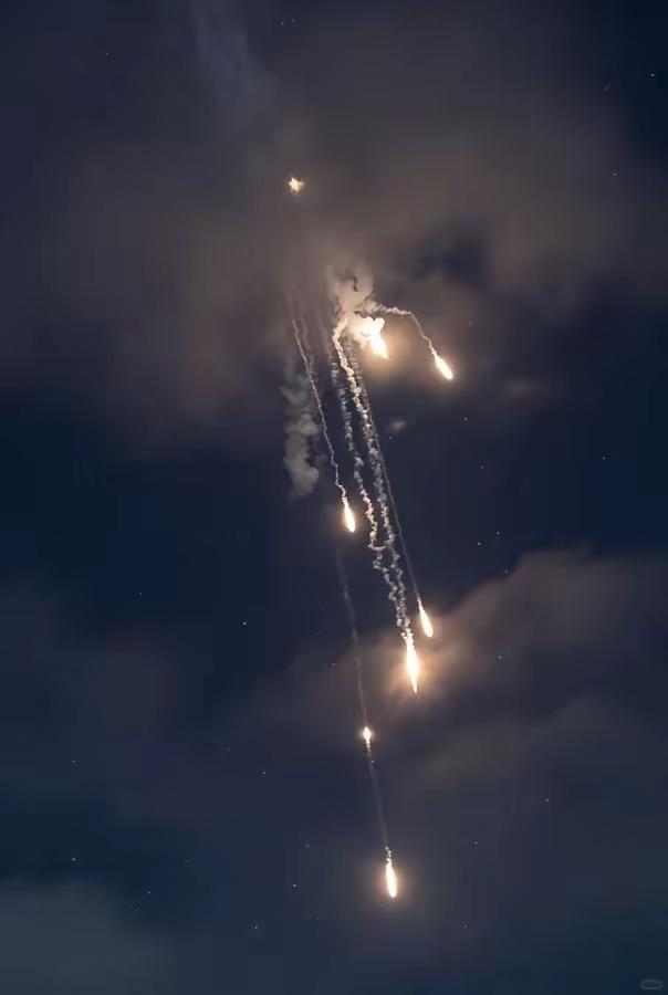 炸锅！斩首伊朗司令，中东引爆最大雷区
真的疯了！3月26日，以军直接放出狠招，发