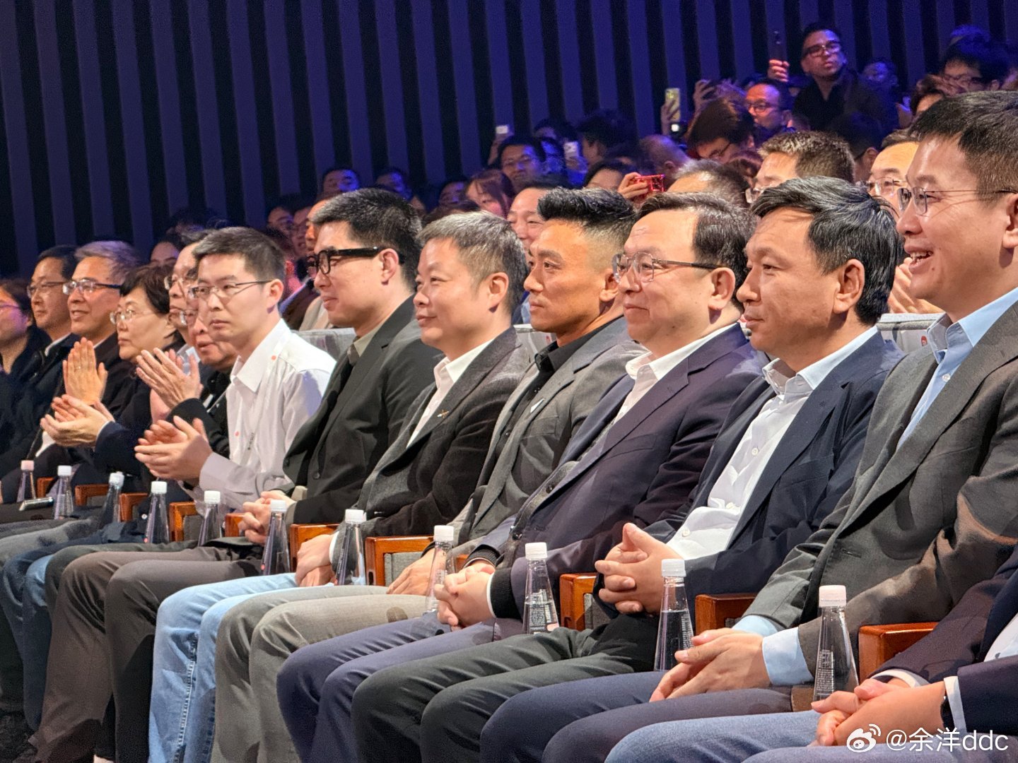 转头吓一跳，这是什么史诗级的友商阵容… 