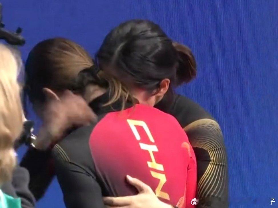 刘少昂回应混接无缘奖牌米兰冬奥会 中国队获得短道速滑男女混接第四名的赛后采访🎤