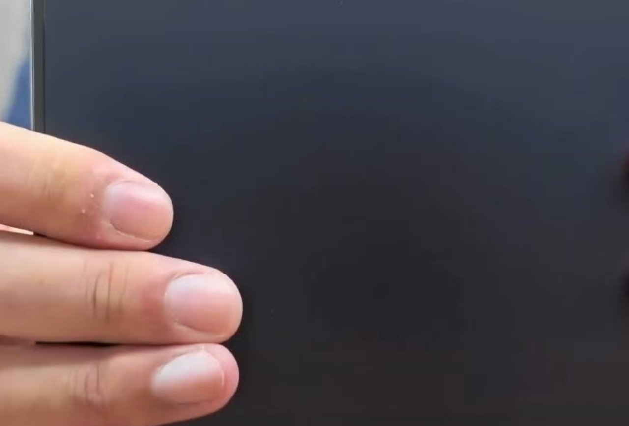 iPhoneDuo首个开箱视频流出好家伙，iPhoneDuo的真机开箱视频提前流