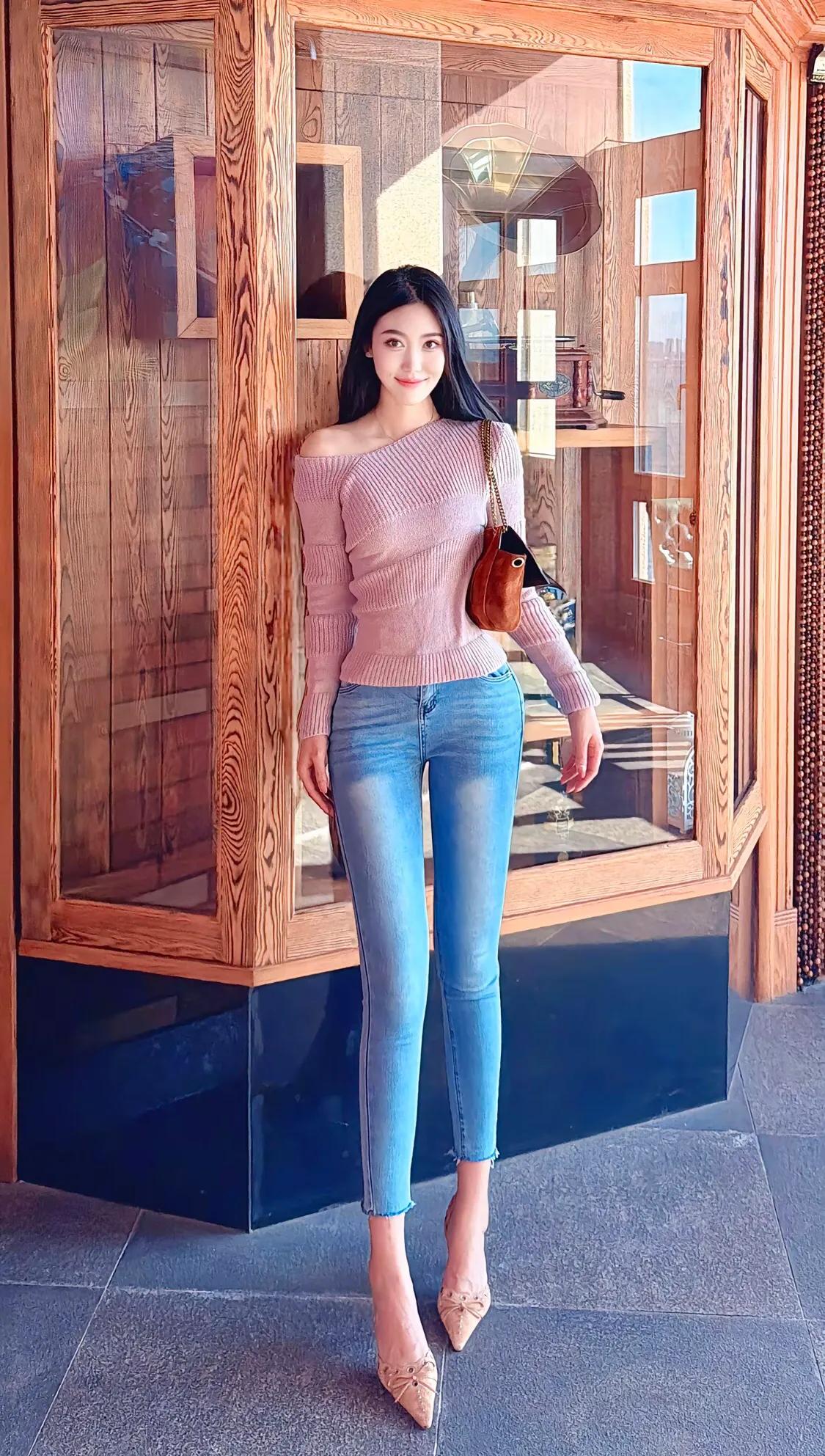 粉色毛衣+牛仔裤，轻松打造甜美少女风！💕👗👠