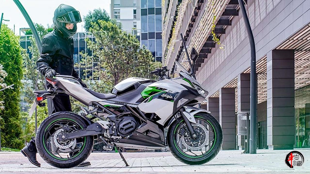 #川崎电摩NINJA E-1新车发布#
电摩在国内市场的发展可谓步履维艰。以钱江