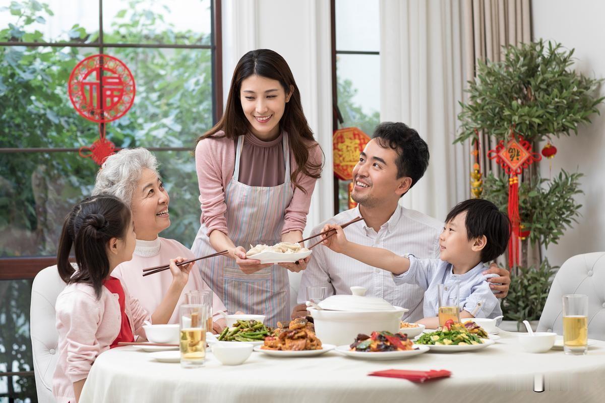 我更喜欢现代，现代人生活富裕，幸福指数高。医疗让生命更有保障，科技让生活更便捷，