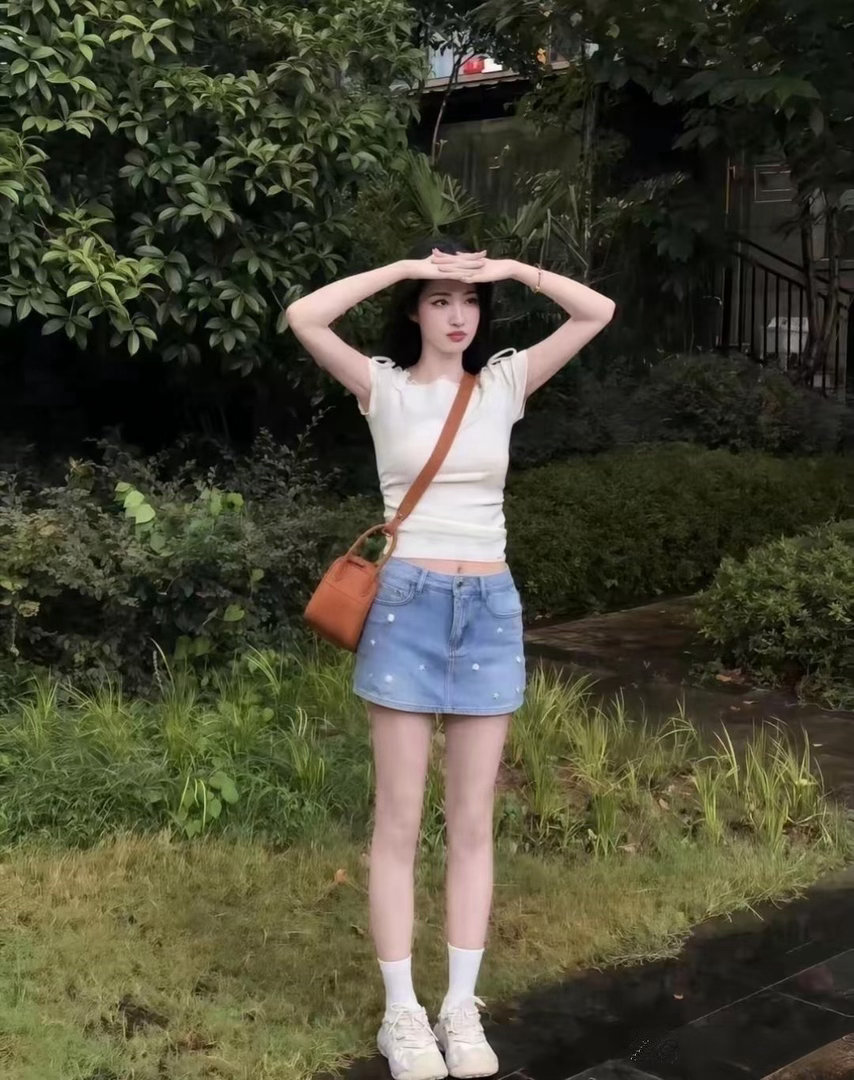 王楚然的腰线可真长 身材比例很好 ​​​