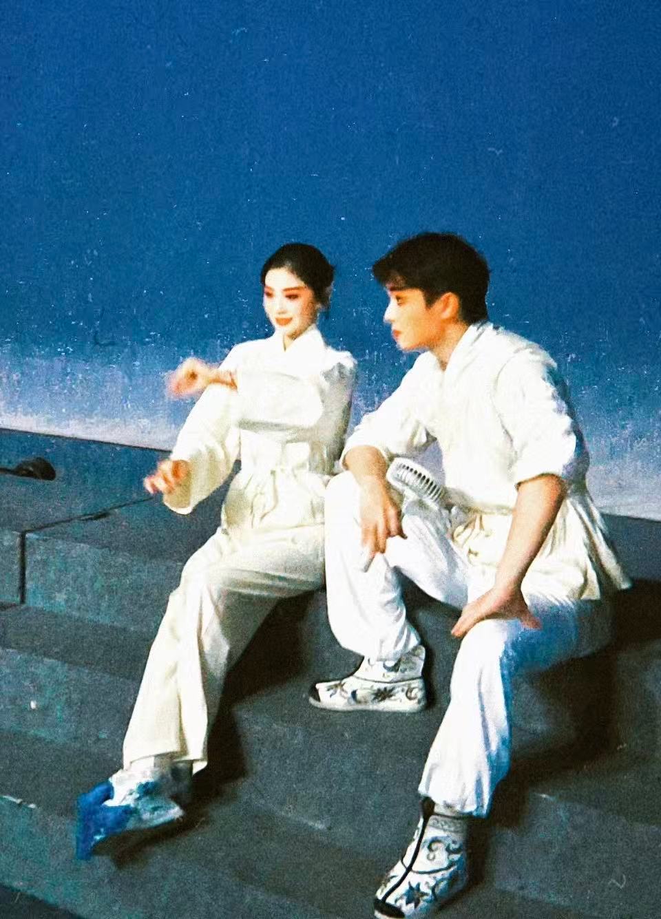 刘浩存北大清唱兰花草 电视剧主角 可爱反差感拉满，自认唱得不好，现场开唱却赢得阵